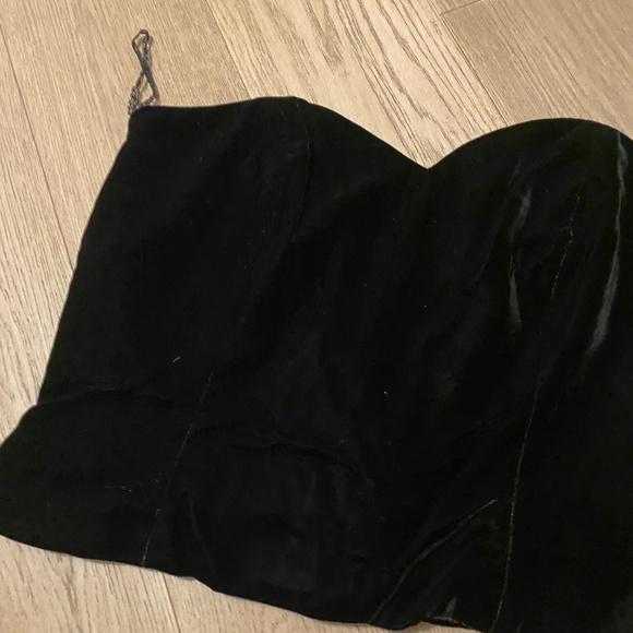 VIE by Victoria Royal Size 12 Black Velvet Strapless Zip Up Crop Top - Picture 4 of 5